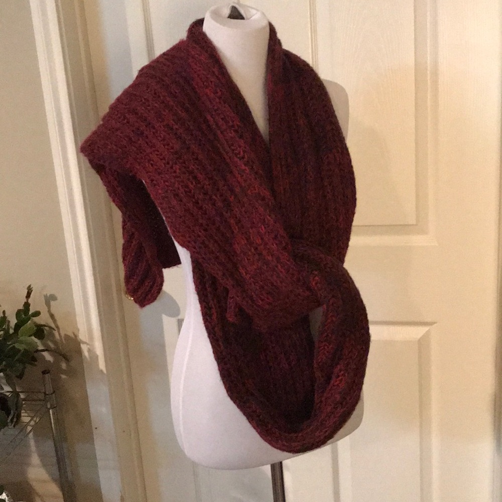 Burgundy gap scarf